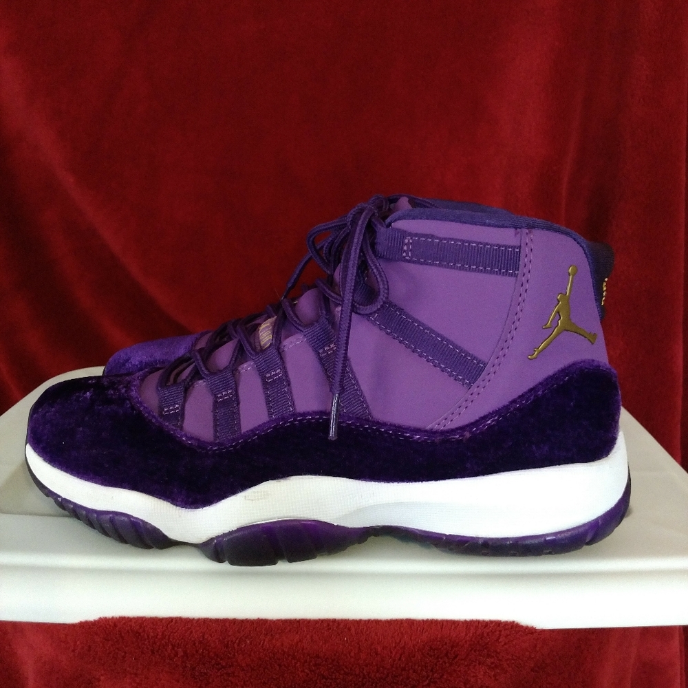 Men's size 8 Nike Air Jordan 11 Heiress Concord. No box